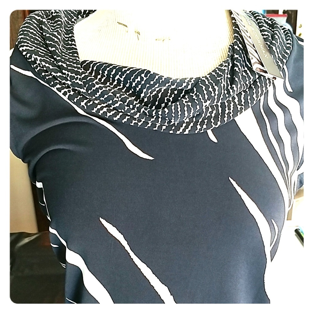 Dana  Buchman please sleeveless dress shirt